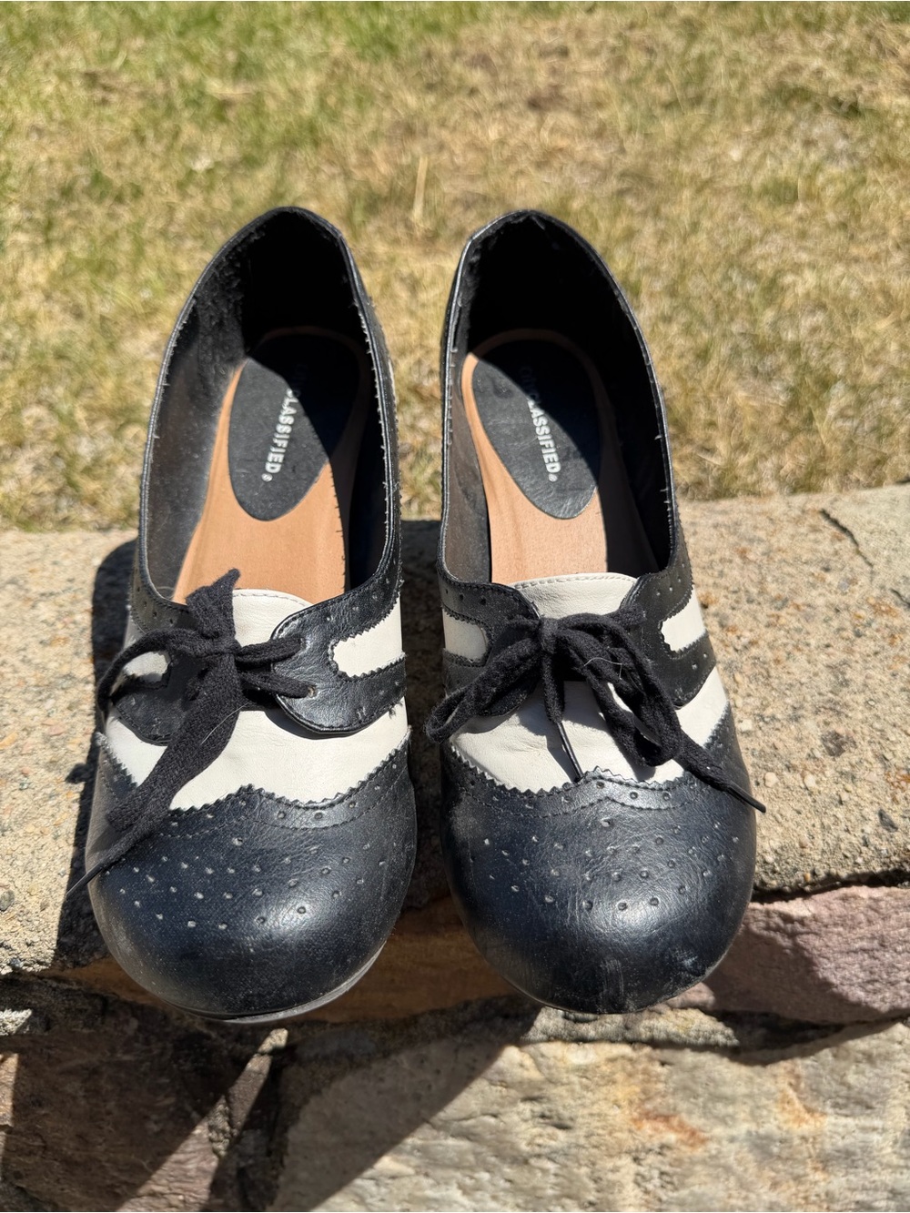 Black and White Women's Oxford Flats